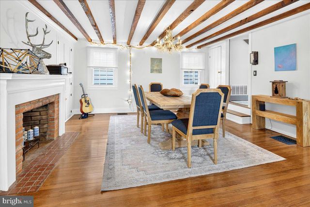 14 W DELAWARE AVE, Pennington, NJ 08534