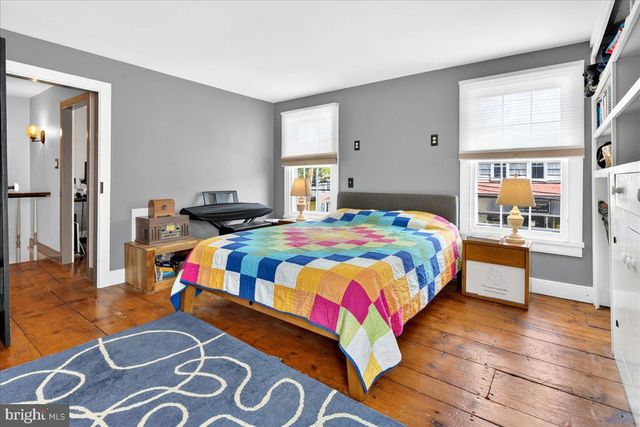 14 W DELAWARE AVE, Pennington, NJ 08534