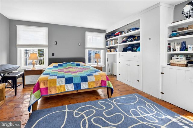 14 W DELAWARE AVE, Pennington, NJ 08534