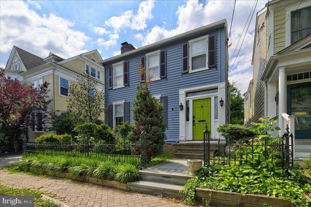14 W DELAWARE AVE, Pennington, NJ 08534