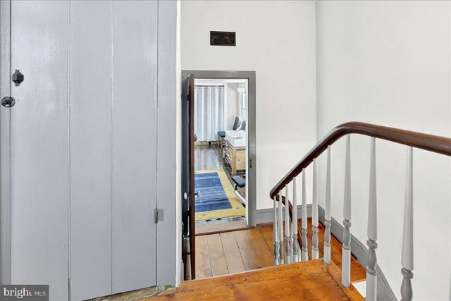 14 W DELAWARE AVE, Pennington, NJ 08534