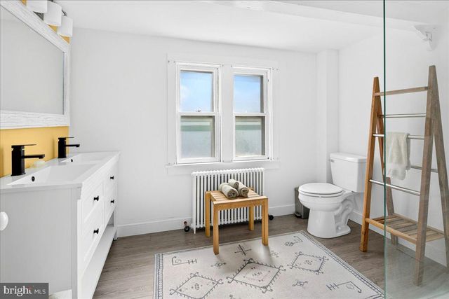 14 W DELAWARE AVE, Pennington, NJ 08534