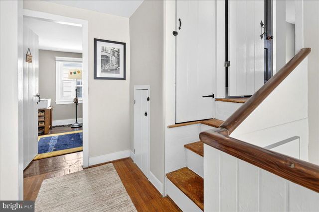 14 W DELAWARE AVE, Pennington, NJ 08534