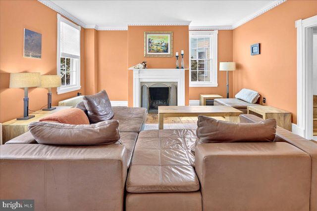 14 W DELAWARE AVE, Pennington, NJ 08534