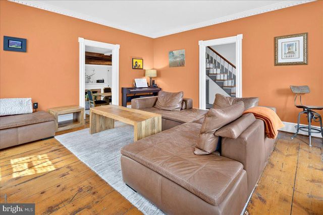 14 W DELAWARE AVE, Pennington, NJ 08534