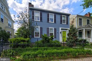 14 W DELAWARE AVE, Pennington, NJ 08534