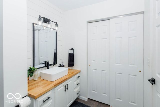 2321 Oak Park Drive, Richmond, IN 47374