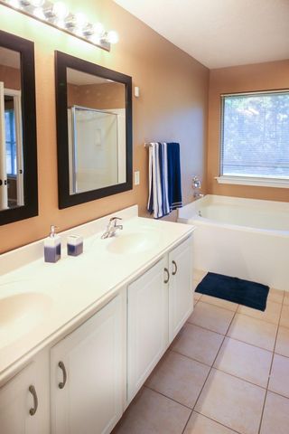 27 Summerhaze Circle, The Woodlands, TX 77382