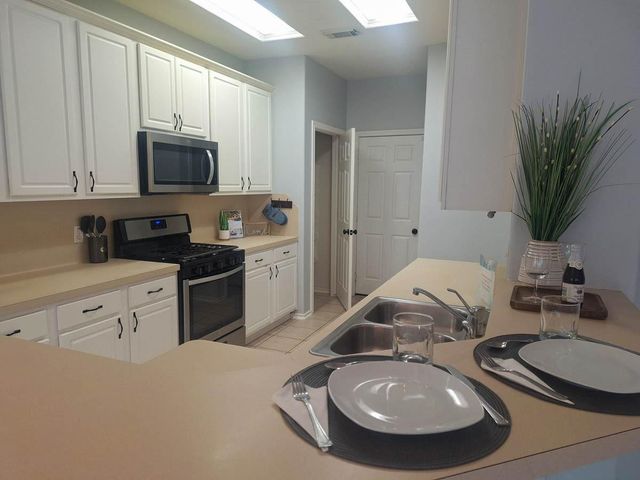 27 Summerhaze Circle, The Woodlands, TX 77382