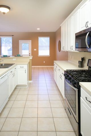 27 Summerhaze Circle, The Woodlands, TX 77382