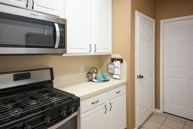 27 Summerhaze Circle, The Woodlands, TX 77382