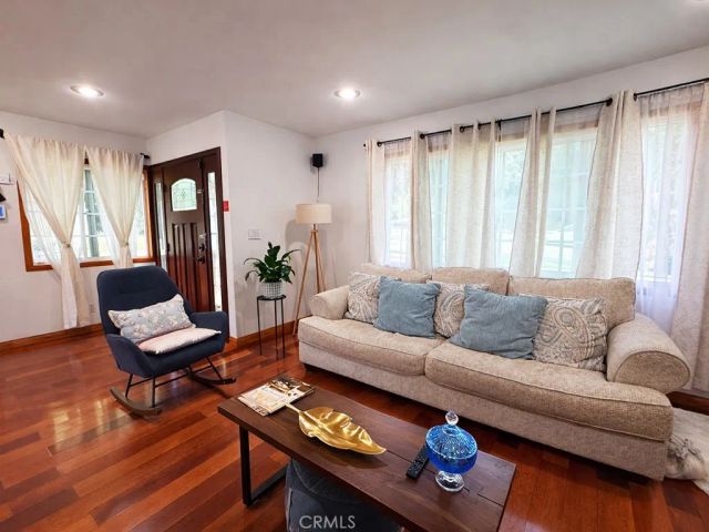 555 Hickory Lane, Pasadena, CA 91103