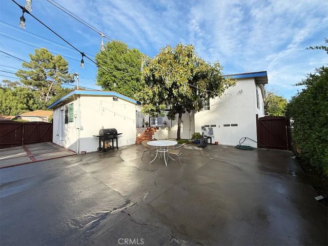 555 Hickory Lane, Pasadena, CA 91103