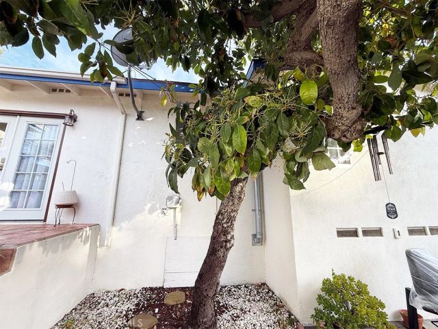 555 Hickory Lane, Pasadena, CA 91103