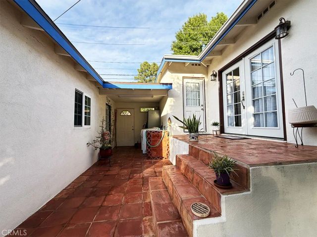 555 Hickory Lane, Pasadena, CA 91103