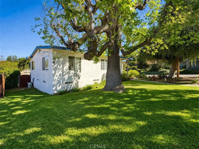 555 Hickory Lane, Pasadena, CA 91103