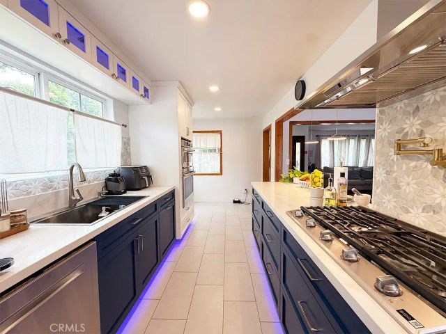 555 Hickory Lane, Pasadena, CA 91103