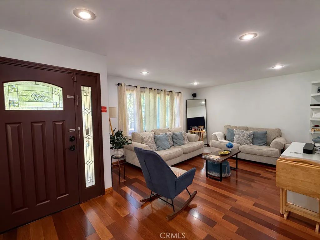 555 Hickory Lane, Pasadena, CA 91103