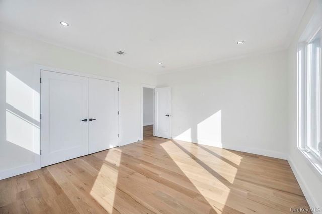 43 W Cabot Lane, Westbury, NY 11590