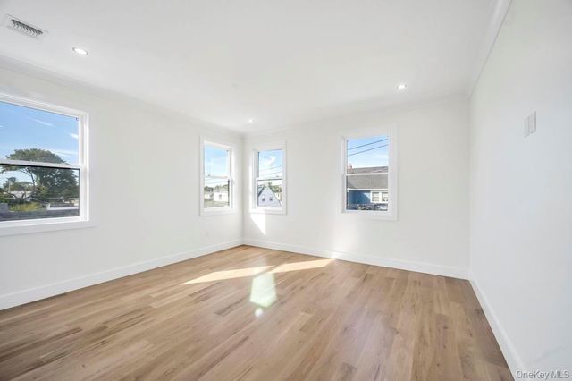 43 W Cabot Lane, Westbury, NY 11590