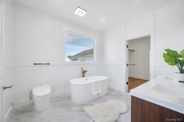 43 W Cabot Lane, Westbury, NY 11590