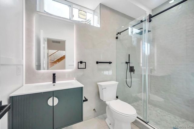 43 W Cabot Lane, Westbury, NY 11590