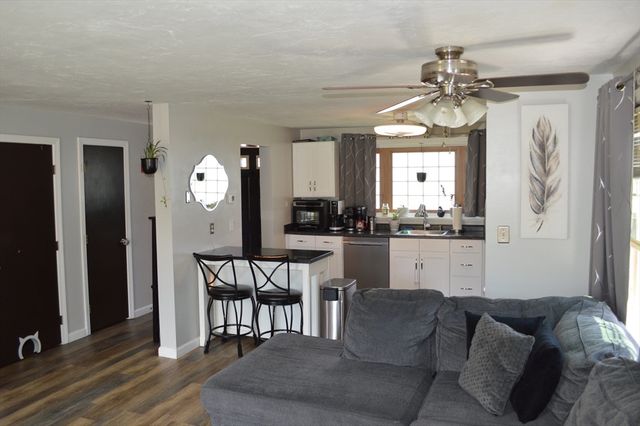 2697 Cranberry Hwy 14, Wareham, MA 02571