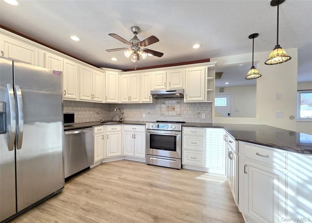 2 Franklin Street, Coram, NY 11727