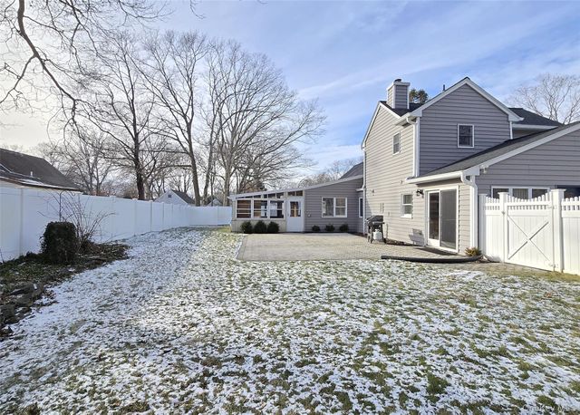 2 Franklin Street, Coram, NY 11727