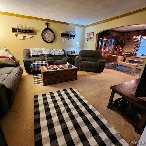 660 W 3rd, Trenton, IL 62293