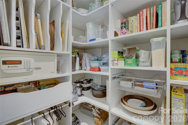 14619 Crosswater Lane, Charlotte, NC 28278