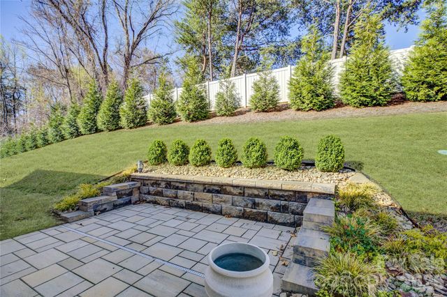 14619 Crosswater Lane, Charlotte, NC 28278