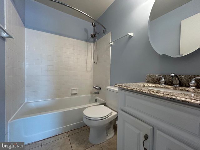 27 MARTINE CT, Newark, DE 19711