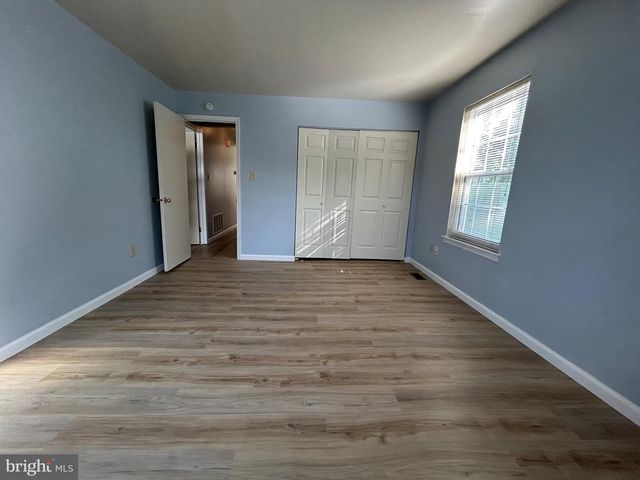 27 MARTINE CT, Newark, DE 19711