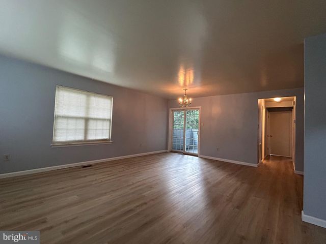 27 MARTINE CT, Newark, DE 19711
