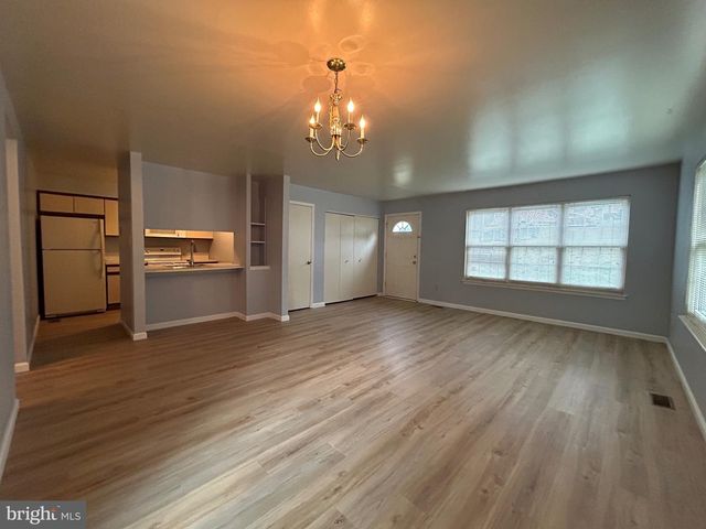 27 MARTINE CT, Newark, DE 19711