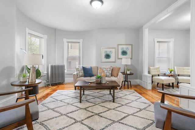 11 Isabella St, Worcester, MA 01603