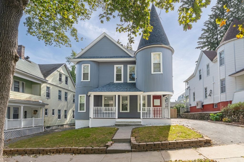 11 Isabella St, Worcester, MA 01603