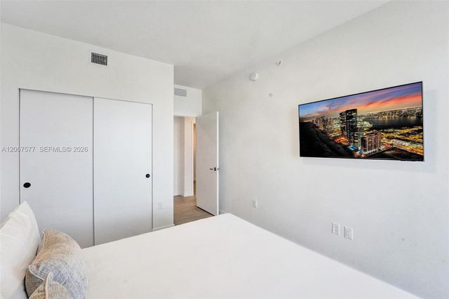 580 72 Street 1001, Miami Beach, FL 33141
