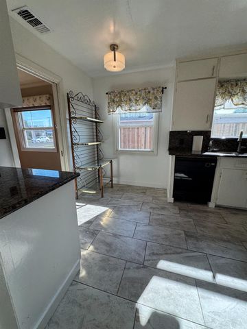 709 S Lee Ave, Lodi, CA 95240