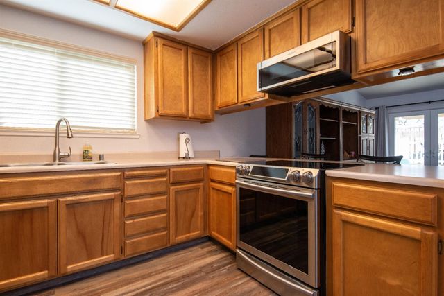 301 Goldrun Dr, Modesto, CA 95354