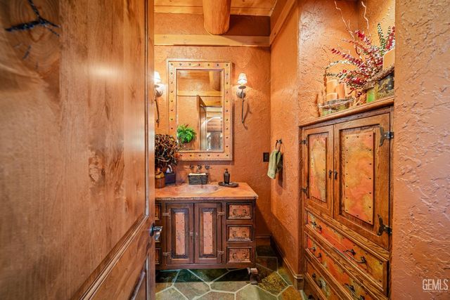 26000 Deertrail Drive, Tehachapi, CA 93561