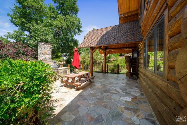 26000 Deertrail Drive, Tehachapi, CA 93561
