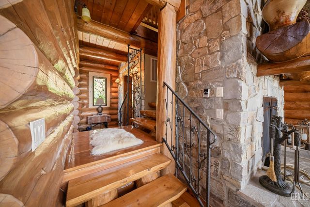 26000 Deertrail Drive, Tehachapi, CA 93561