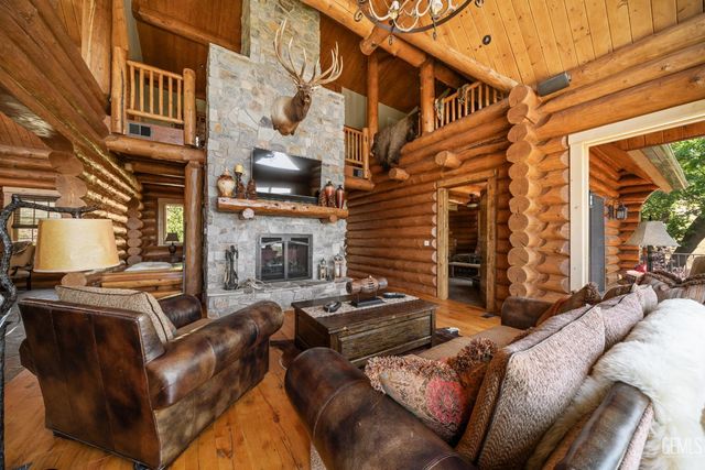 26000 Deertrail Drive, Tehachapi, CA 93561
