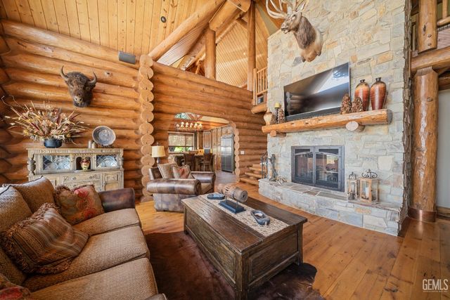 26000 Deertrail Drive, Tehachapi, CA 93561