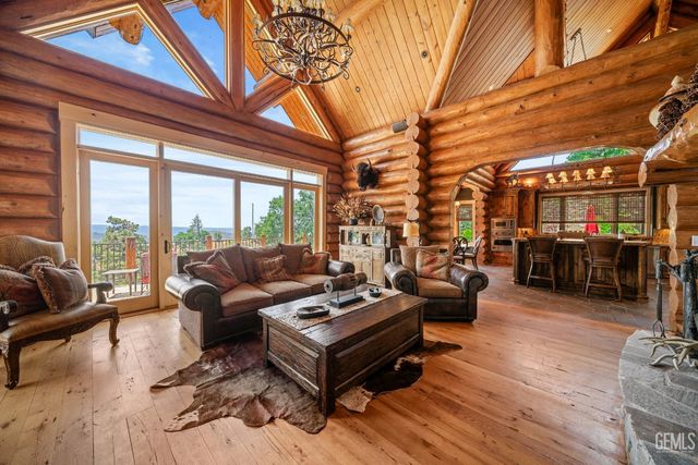 26000 Deertrail Drive, Tehachapi, CA 93561