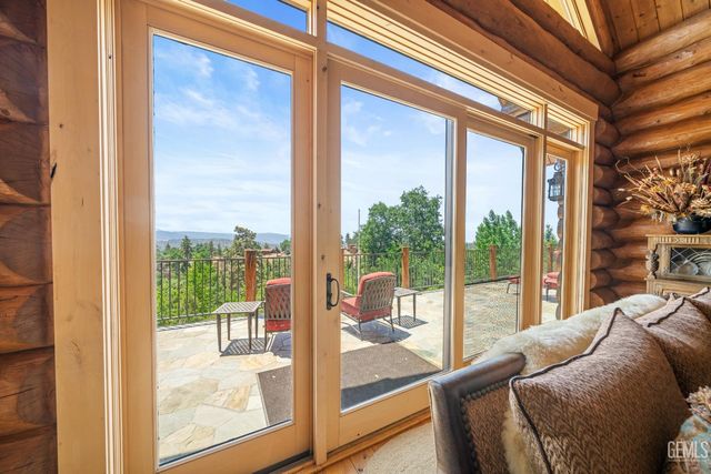 26000 Deertrail Drive, Tehachapi, CA 93561