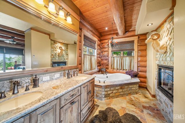 26000 Deertrail Drive, Tehachapi, CA 93561