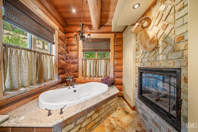 26000 Deertrail Drive, Tehachapi, CA 93561